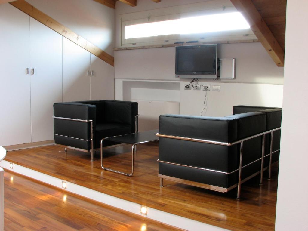 Parizzi Suites & Restaurant Parma Room photo